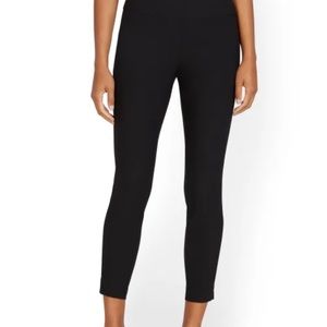 New York and Company pull on ankle pants black size Medium